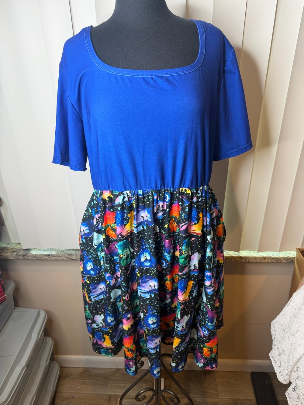 Disney-themed dress character-patterned skirt blue top convenient pockets SZ XL